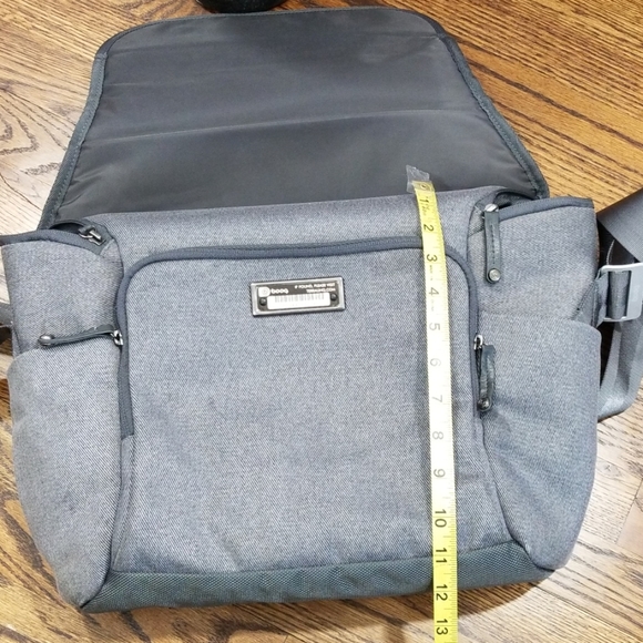 Booq Python Catch Camera Messenger Bag - Picture 5 of 10